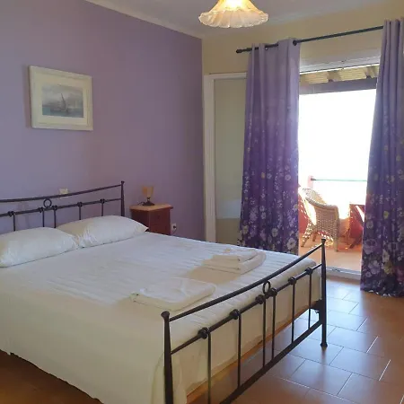 Glyfada Beachfront 52 Ferienhaus *