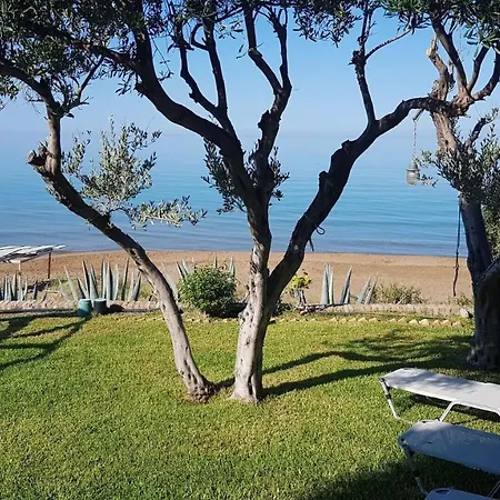Glyfada Beachfront 52 Ferienhaus